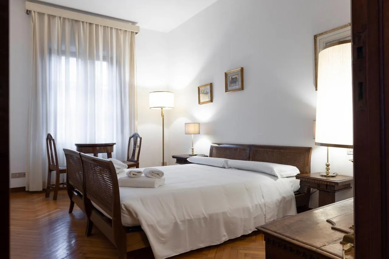 Palazzo Cecchi Luxury Apartment Florence