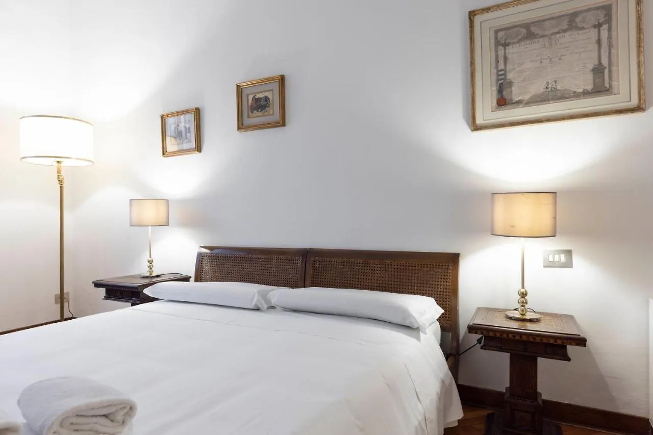 Palazzo Cecchi Luxury Apartment Florence