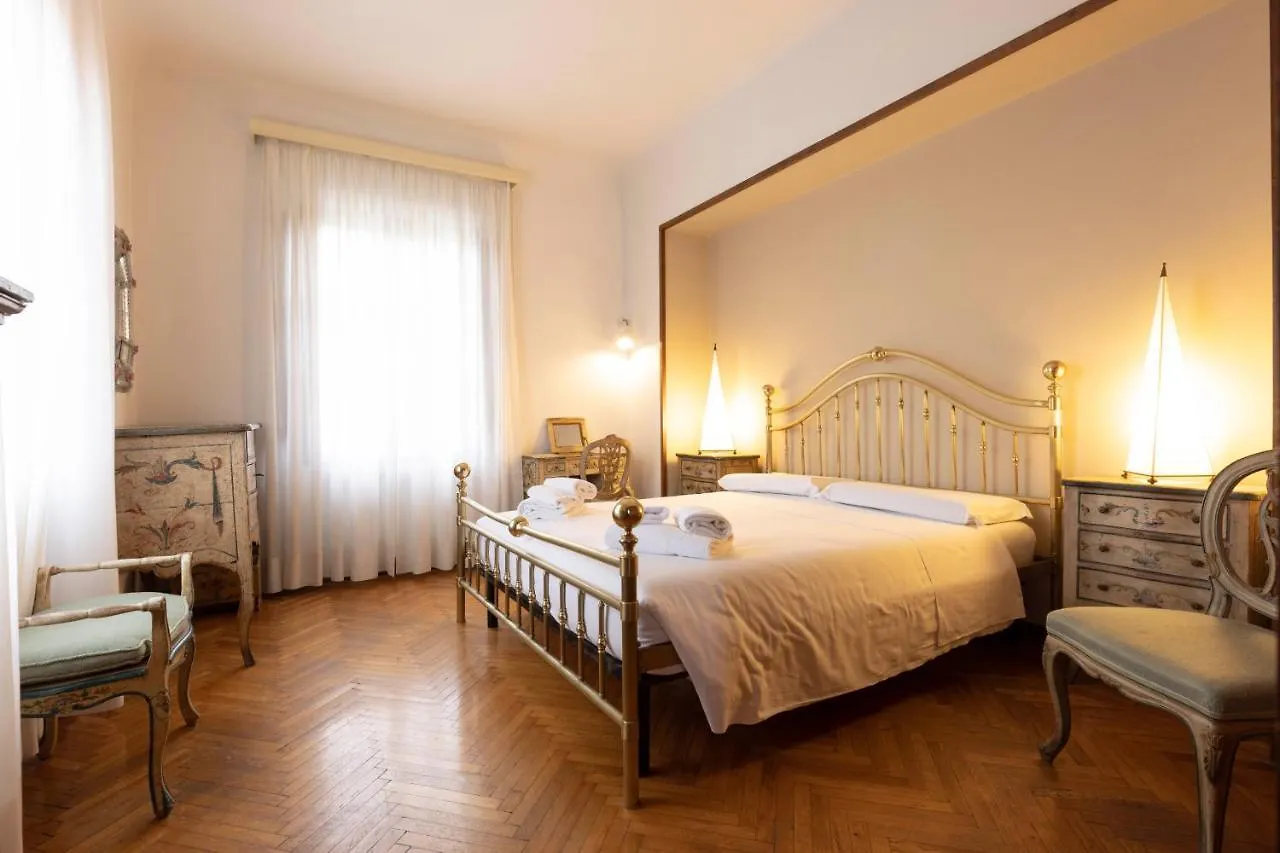 Palazzo Cecchi Luxury Apartment Florence