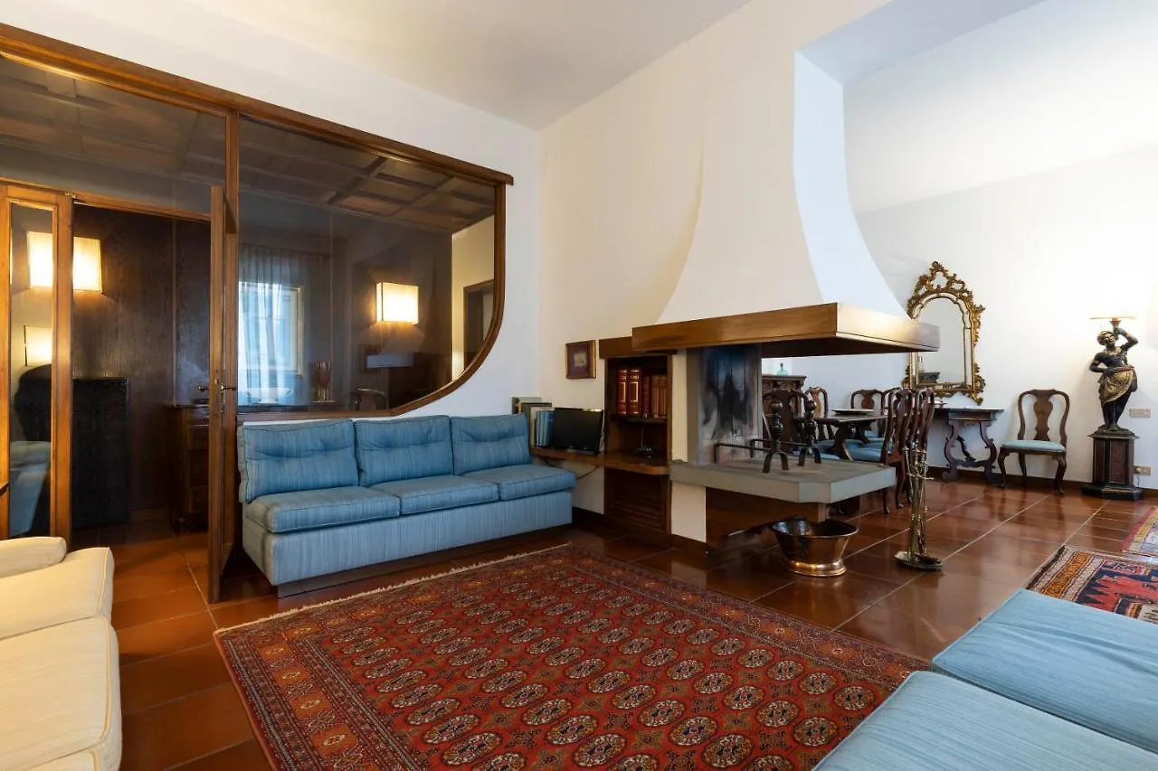 Palazzo Cecchi Luxury Apartment Florence