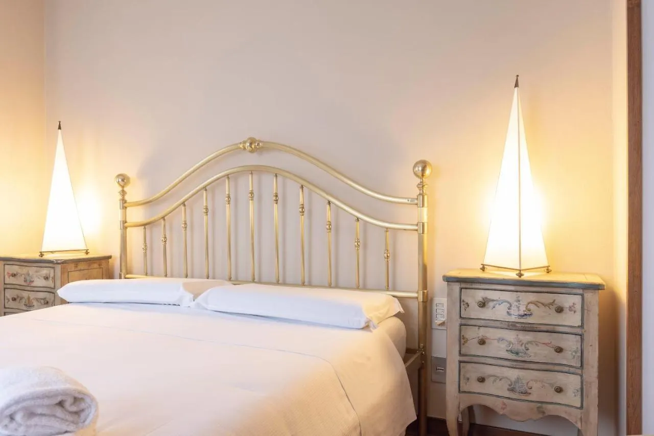 Palazzo Cecchi Luxury Apartment Florence